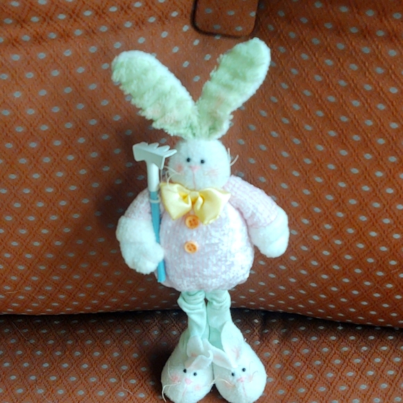 Standing Tall Garden Rabbit - Picture 8 of 12